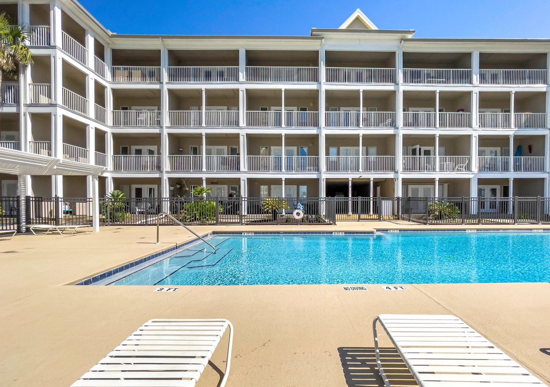 Grand Caribbean Pool