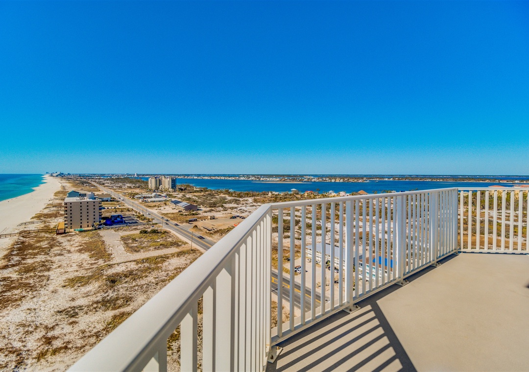 Windemere 1508 View Of Open Area Next Door From Patio