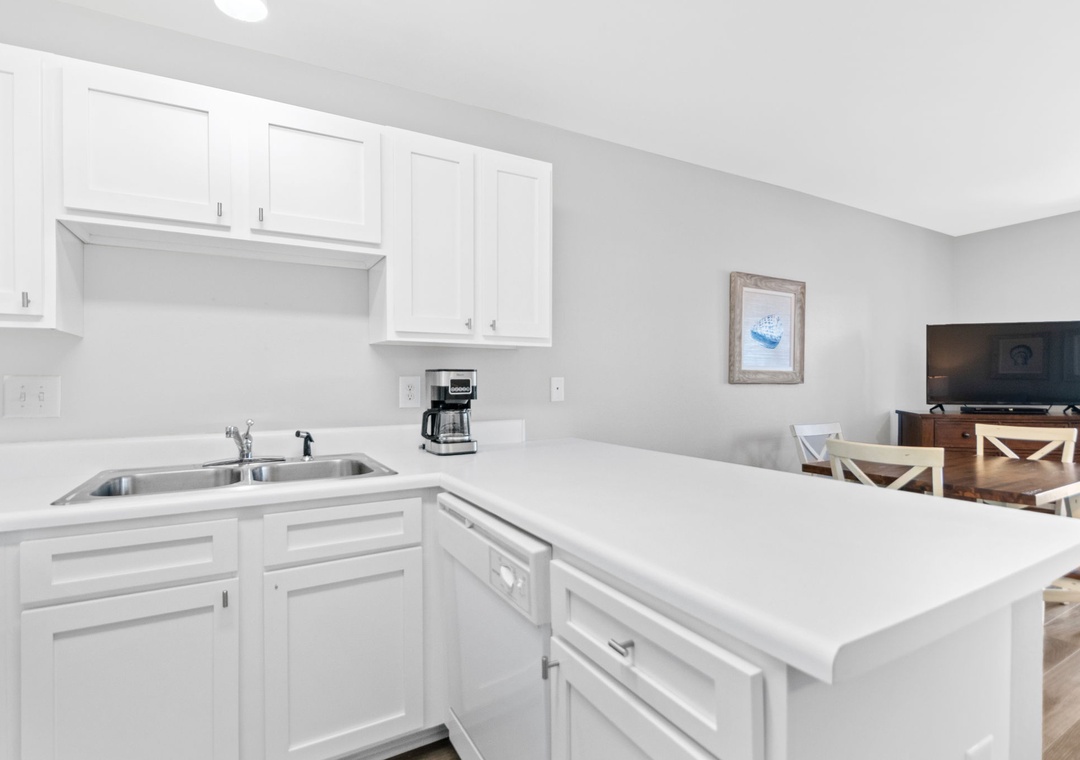 Grand Caribbean 106 - Kitchen