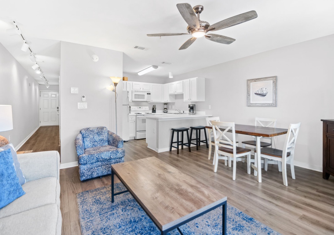 Grand Caribbean 106 - Living Room With Dining Area