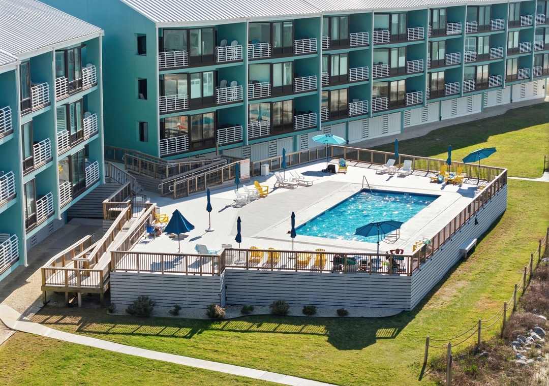 Palm Beach Club- Poll