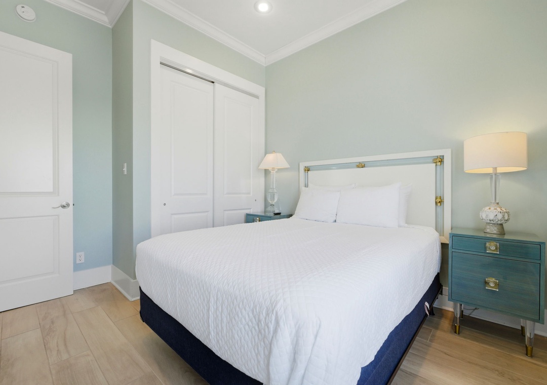 35-web-or-mls-1557-w-beach-blvd