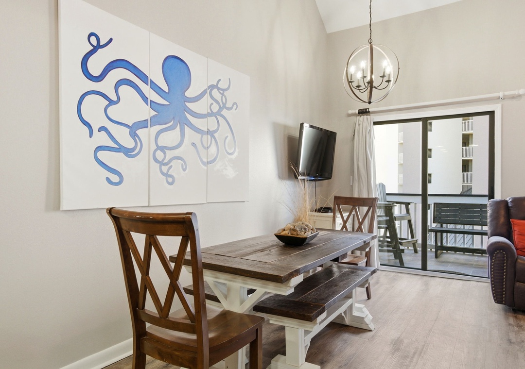 Regatta Condo 304C- Dining Room to Balcony & TV