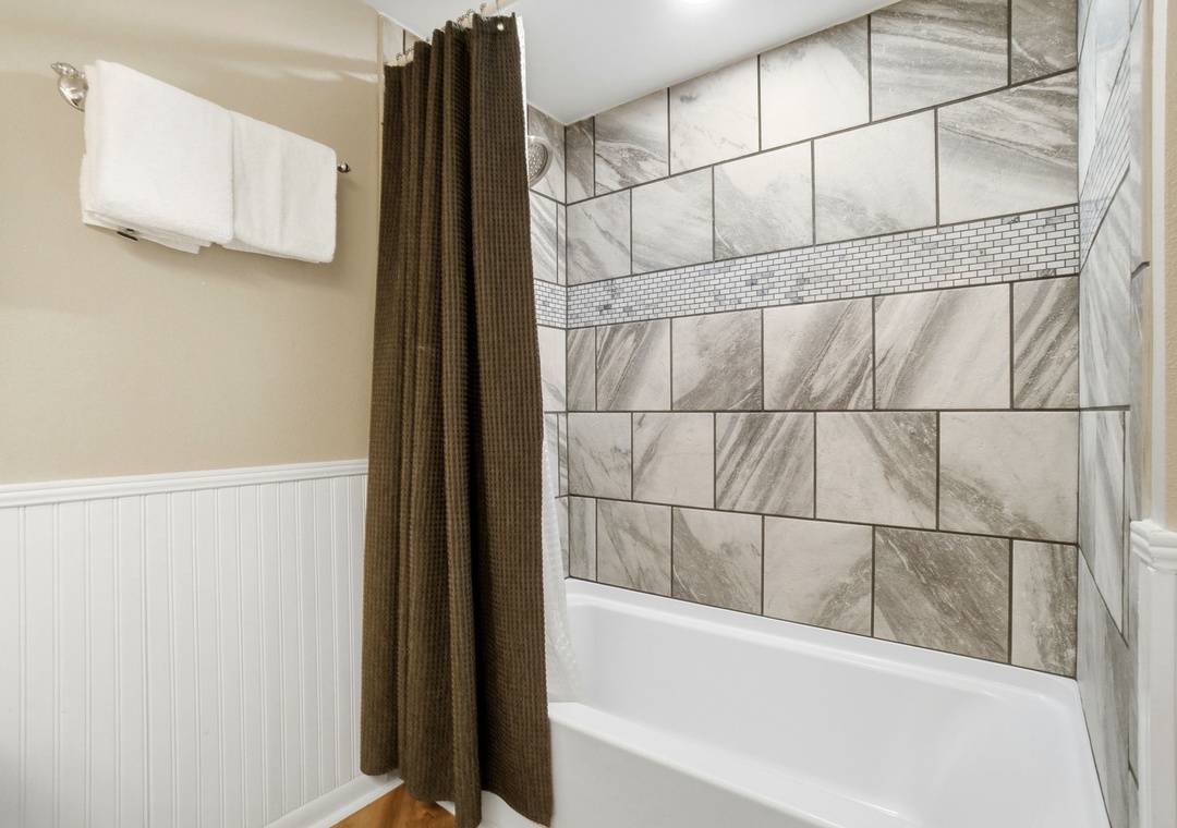 32-web-or-mls-317-e-beach-blvd-304c