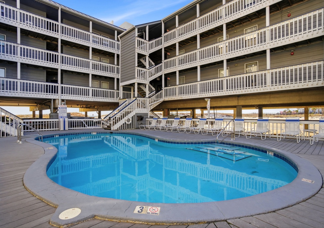 Regatta Condo Common Area Pool