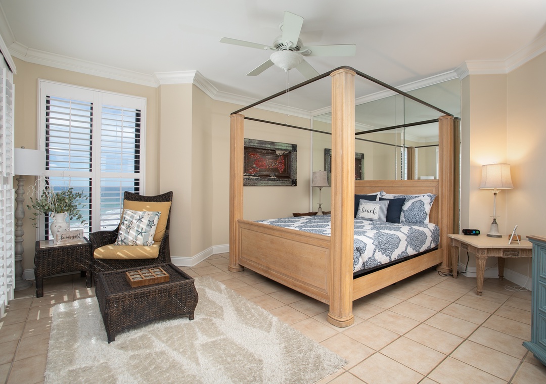 Seachase 1104C - Bedroom 1