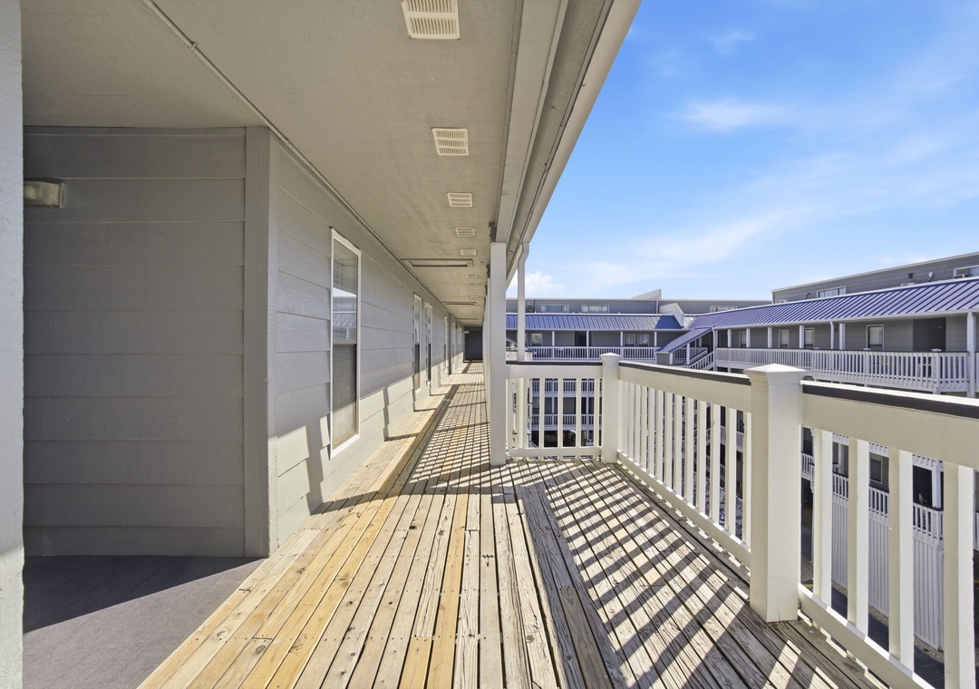 4-web-or-mls-317-e-beach-blvd-304c