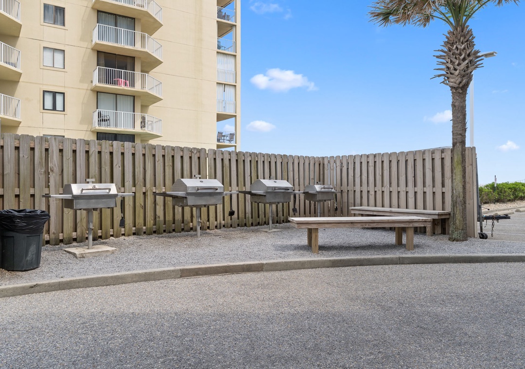 Lighthouse Condominiums Grilling Station