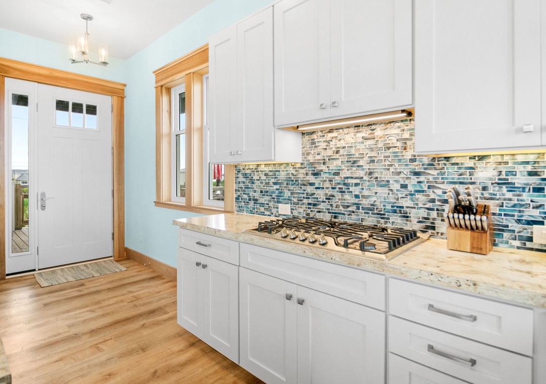 Casa de Madera Pensacola Beach - Main Floor Kitchen