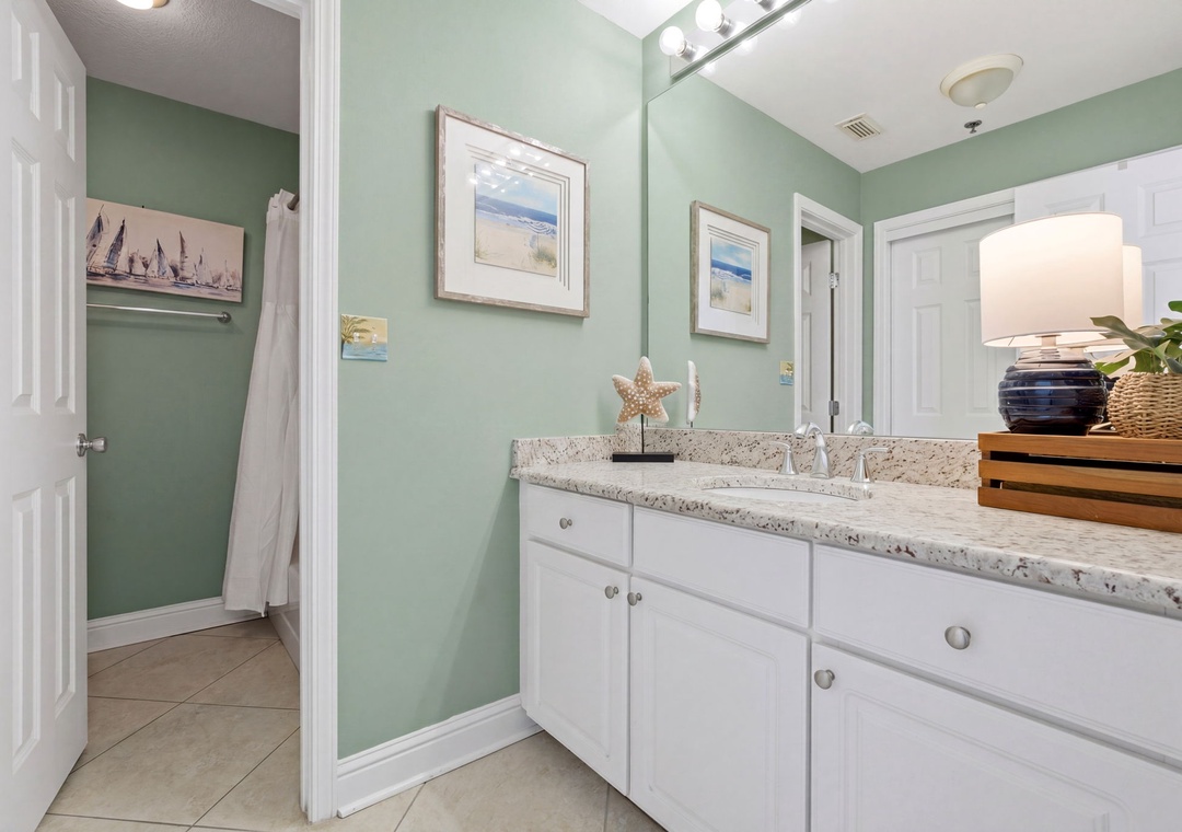 Lighthouse 418- Bathroom 2