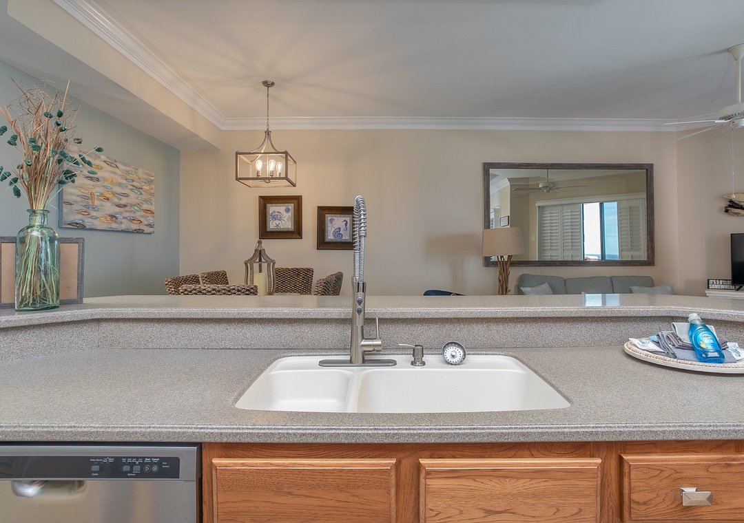 Seachase 1104C- Kitchen Island View