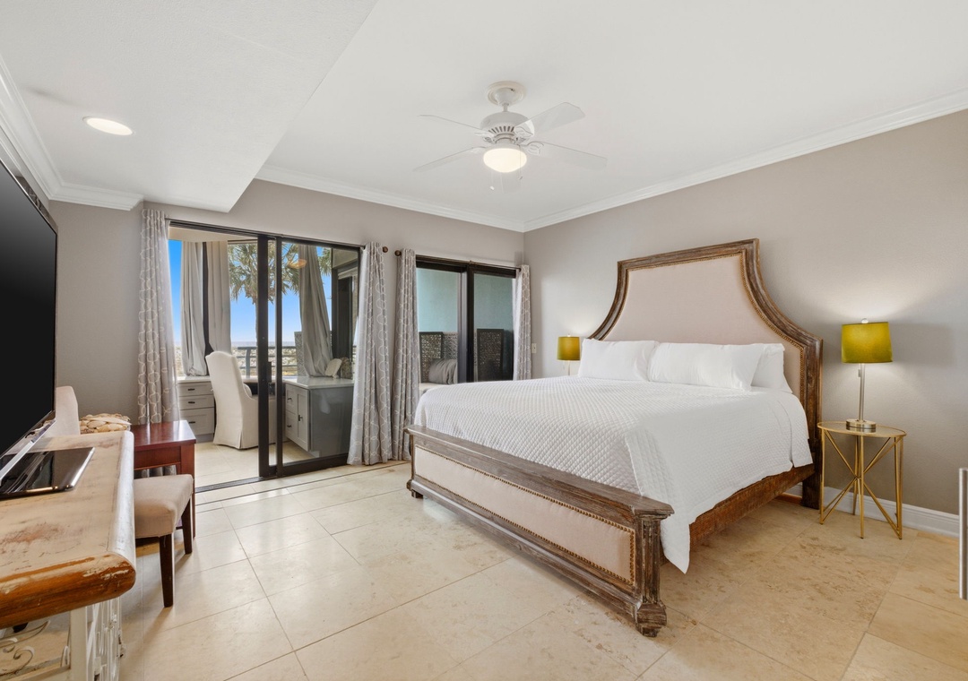 Palm Beach Club 118- Bedroom 1 & Balcony