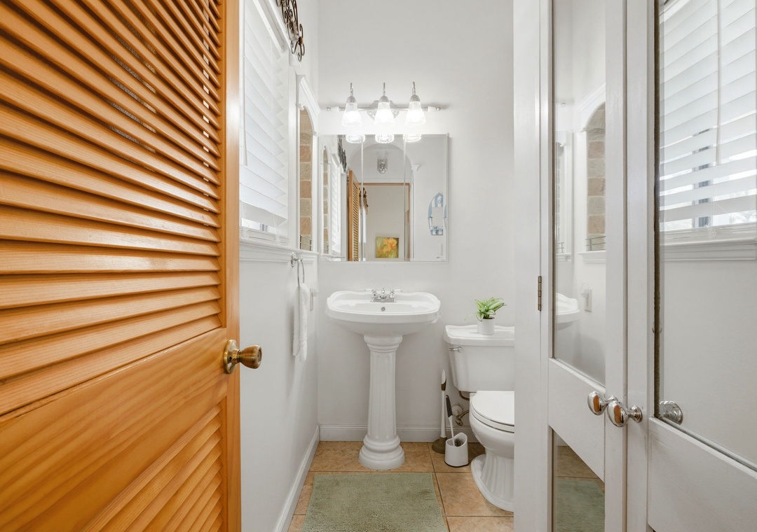 Caribbean Breezes- Bathroom 1