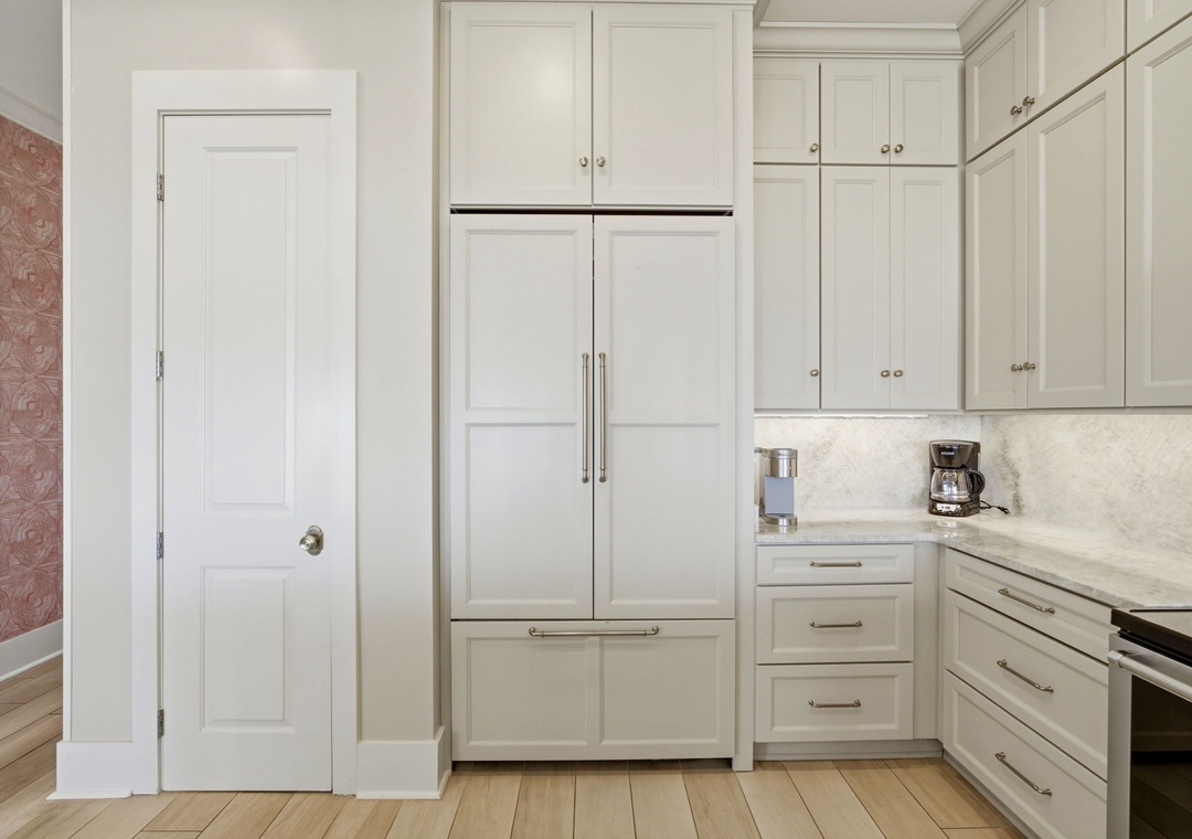 8-web-or-mls-1557-w-beach-blvd