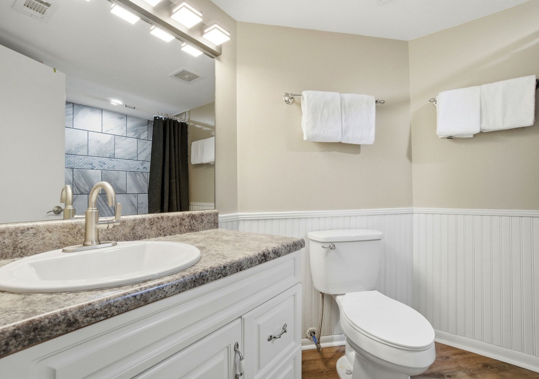 Regatta Condo 304C- Bathroom 2