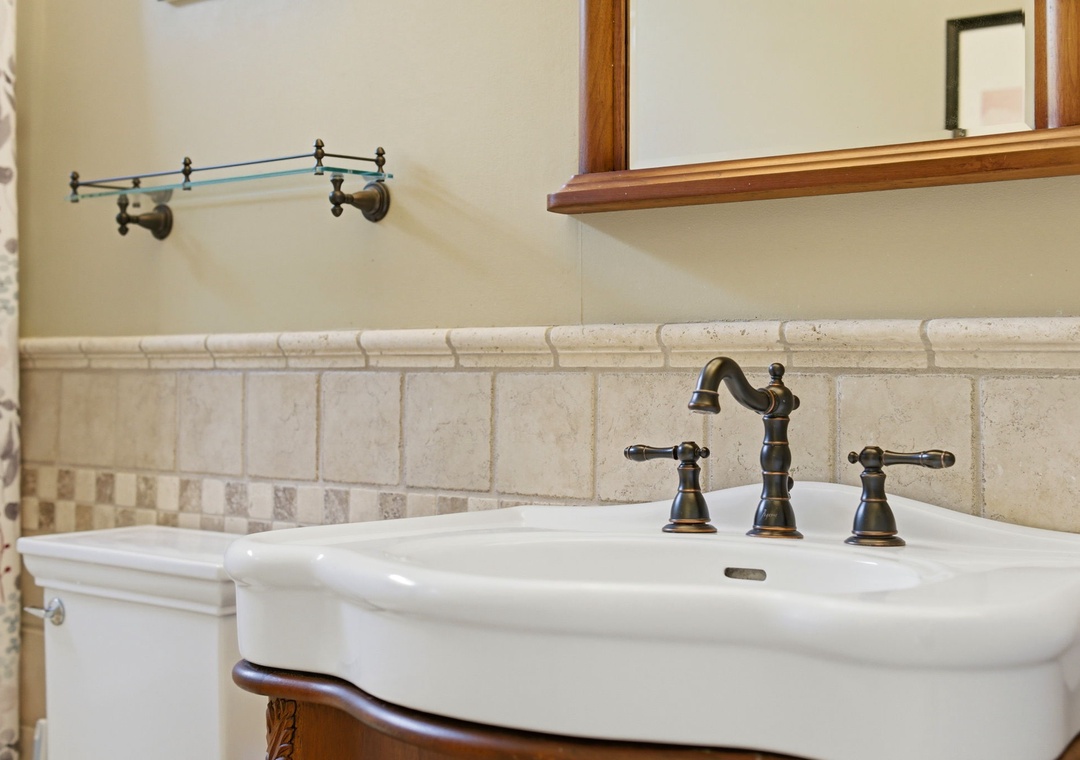 Dunestruck- Bathroom 2