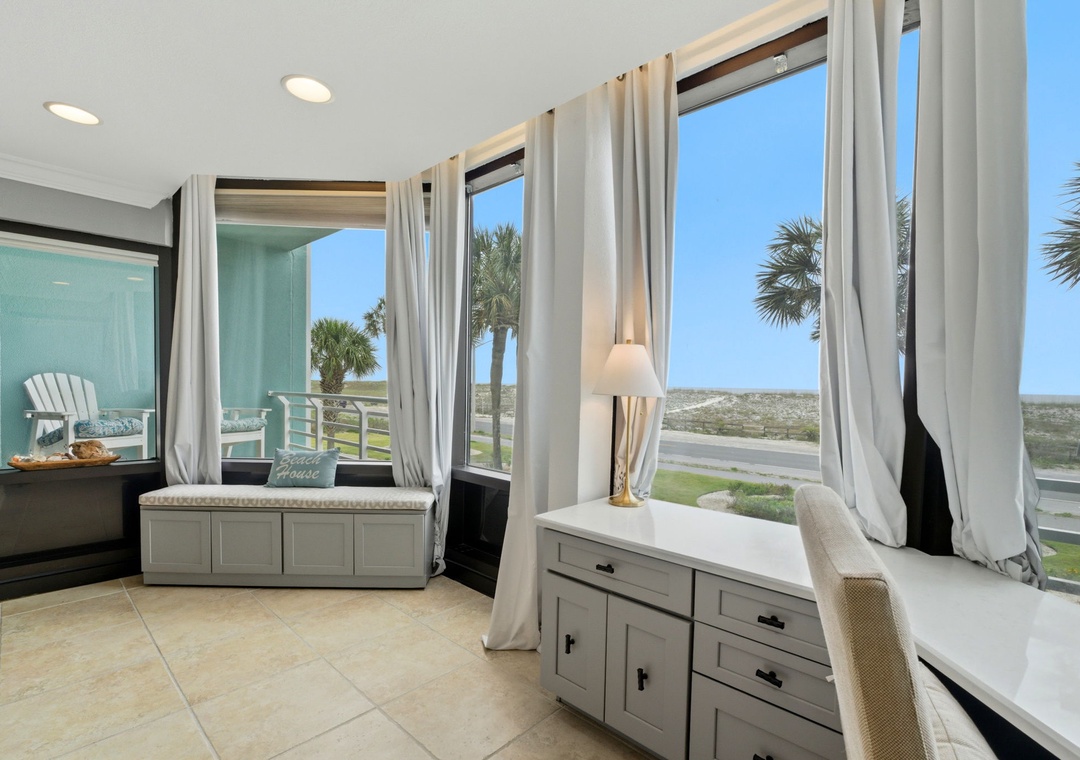 Palm Beach Club 118- Sunroom
