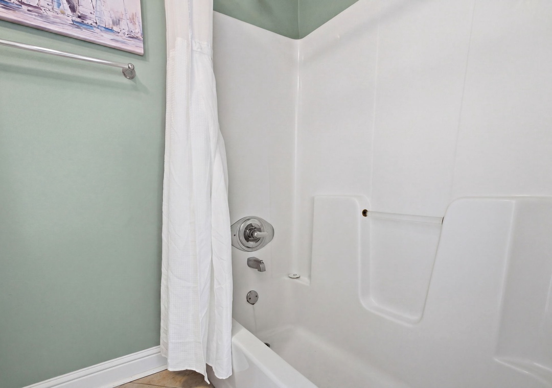 Lighthouse 418- Bathroom 3