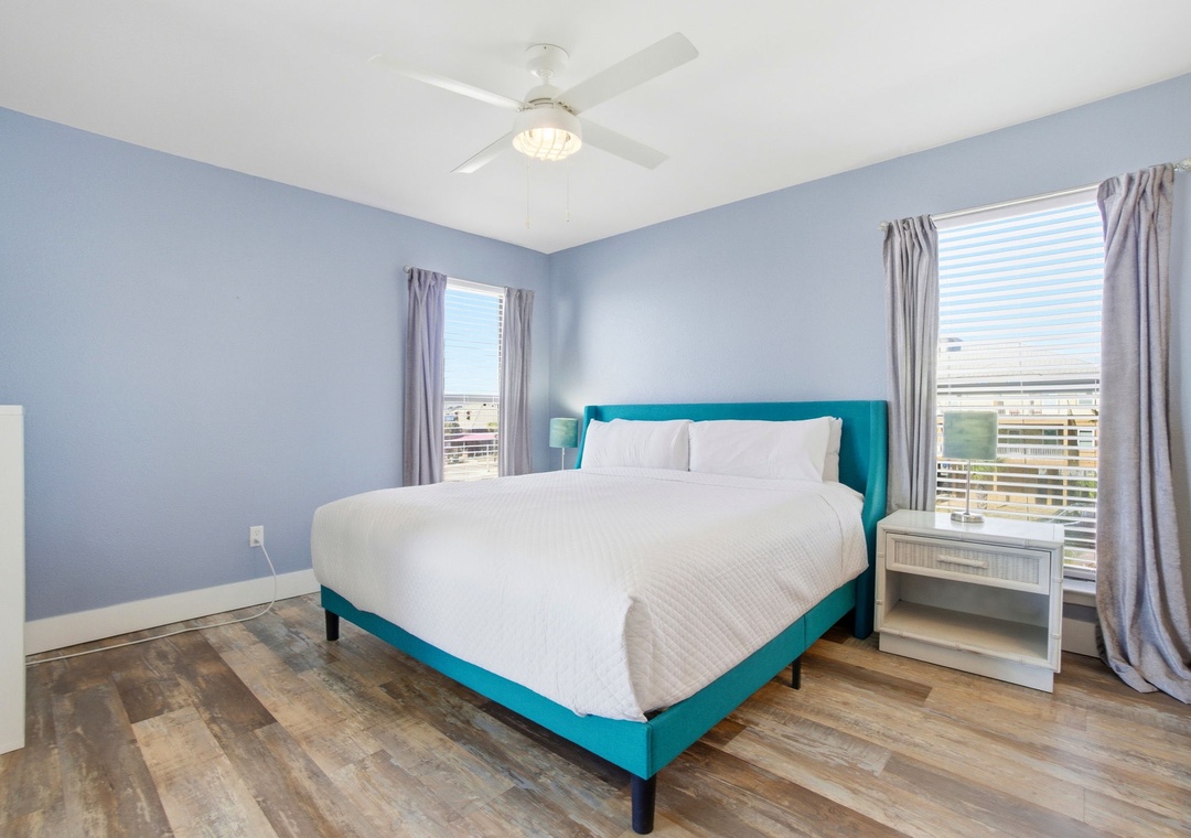 20-web-or-mls-317-e-beach-blvd-201a