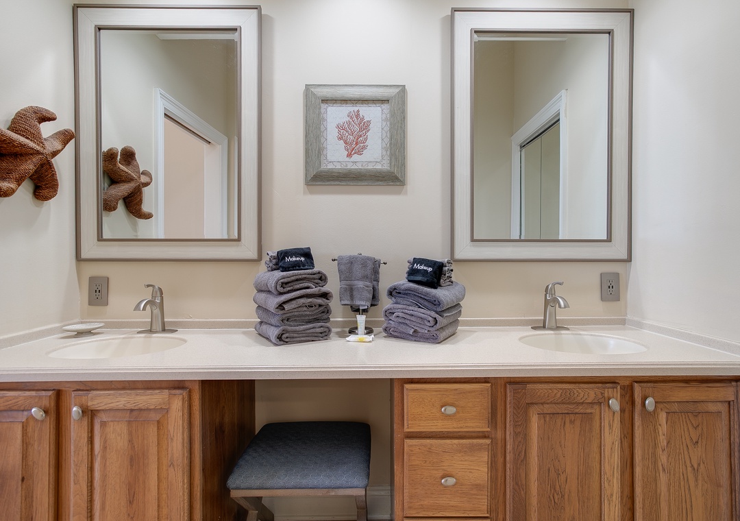 Seachase 1104C- Bathroom 1 Double Vanity