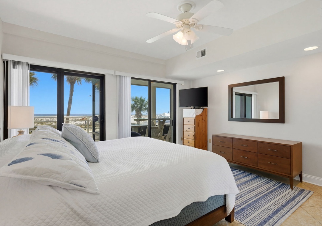 Palm Beach Club 119- Bedroom 1 & TV