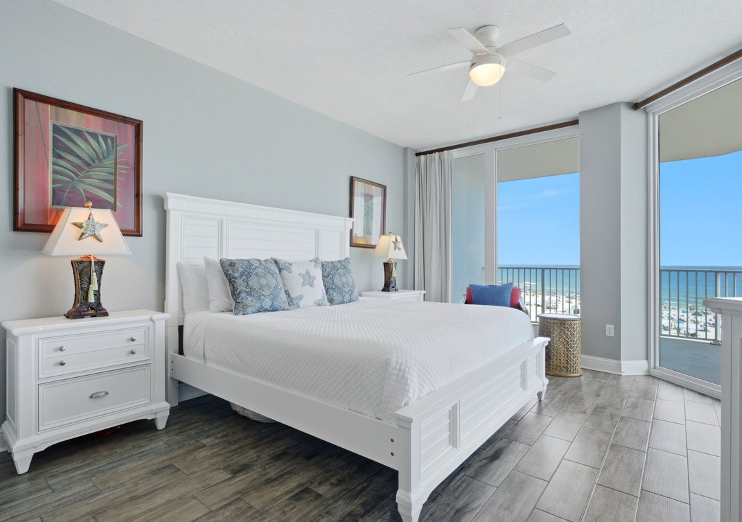Lighthouse 418- Wake up to stunning ocean views from your private balcony. Bright coastal decor and soft bedding create your perfect seaside retreat.