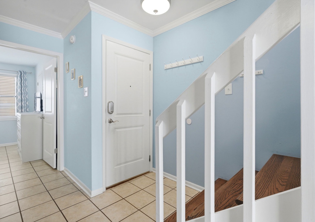Beachwalk 5- Entrance & Stairwell