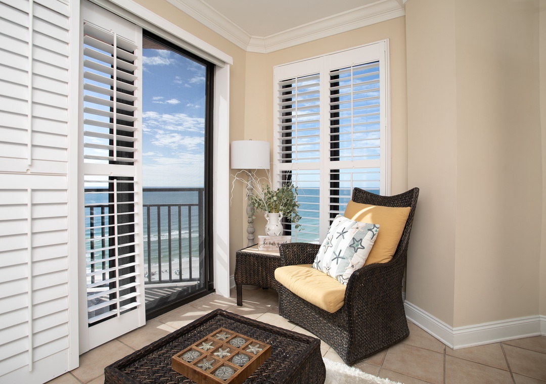 Seachase 1104C- Sitting Area in Bedroom 1