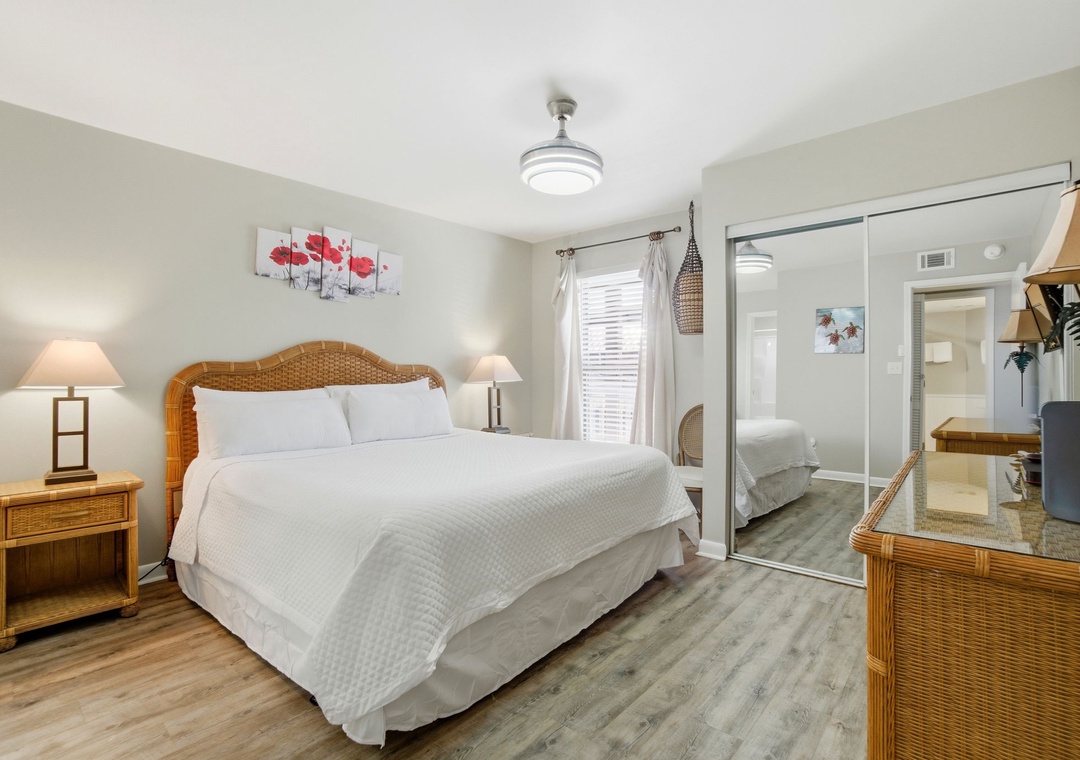 24-web-or-mls-317-e-beach-blvd-304c