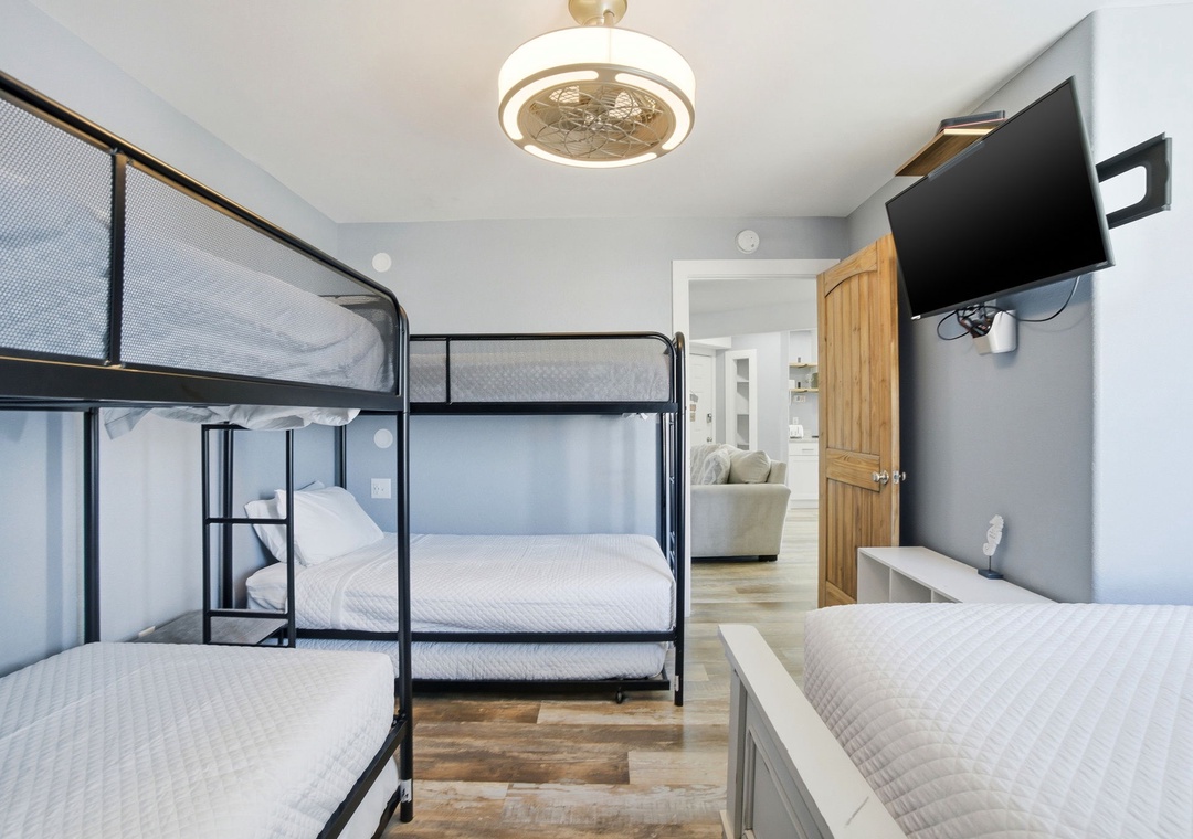 30-web-or-mls-317-e-beach-blvd-201a