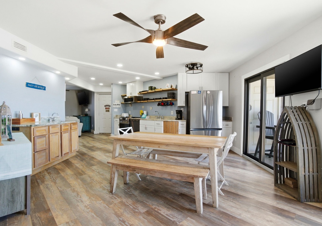 18-web-or-mls-317-e-beach-blvd-201a