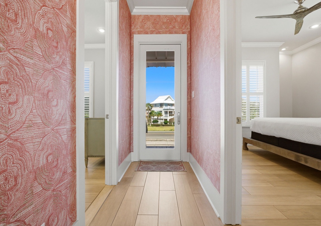 4-web-or-mls-1557-w-beach-blvd