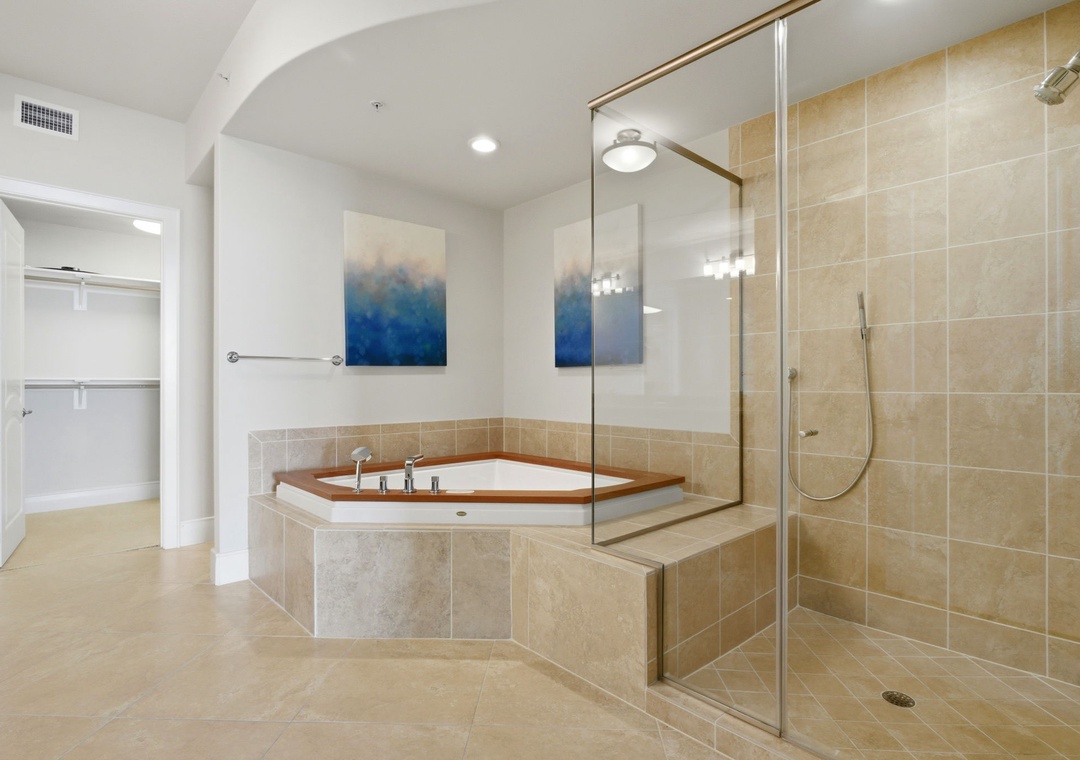 Turquoise Place 1108C- Jetted Tub & Separate Shower