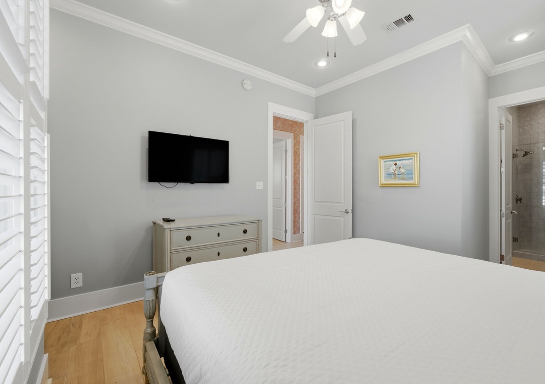 23-web-or-mls-1557-w-beach-blvd