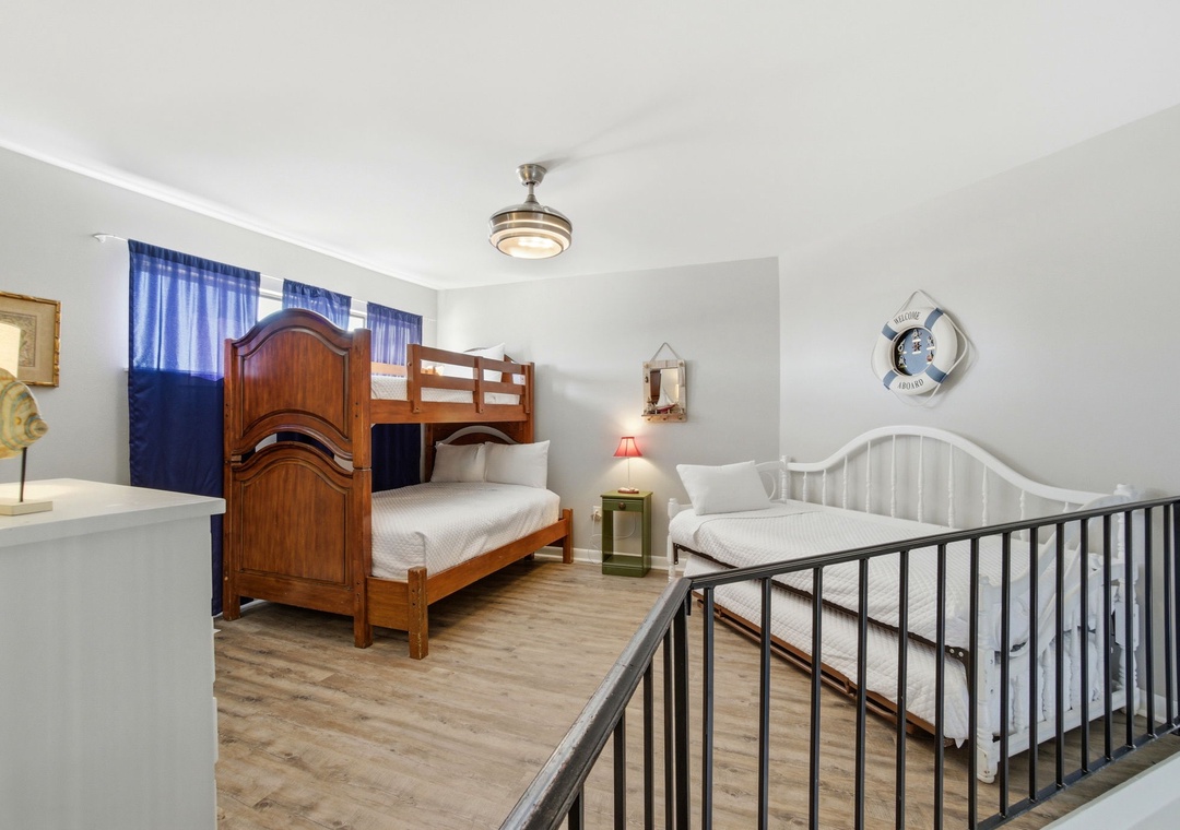 Regatta Condo 304C- Loft Beds