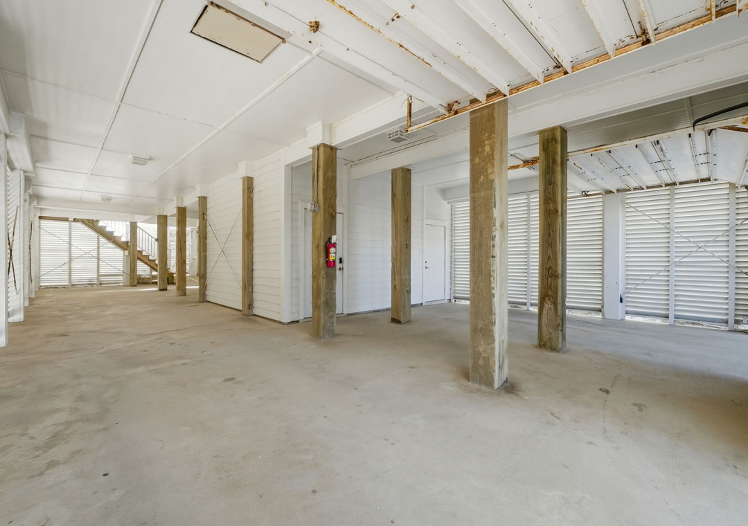 61-web-or-mls-1557-w-beach-blvd