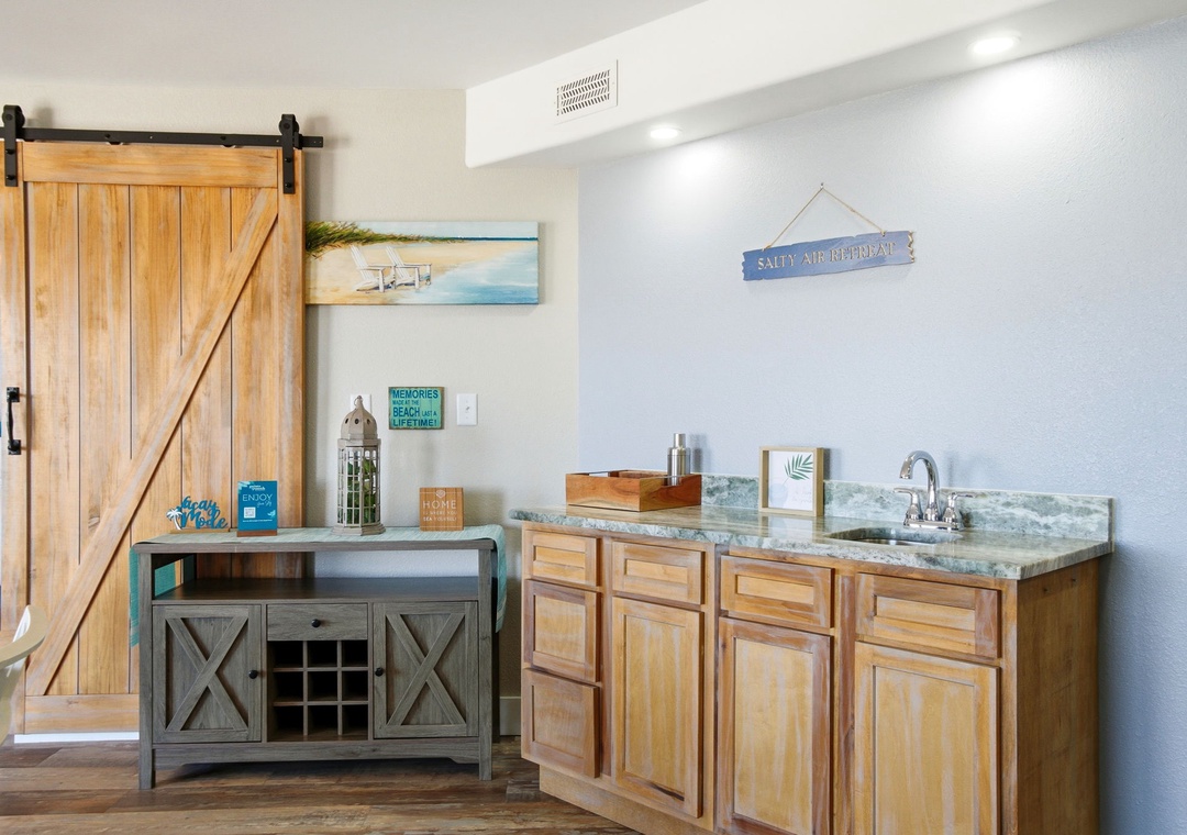 15-web-or-mls-317-e-beach-blvd-201a