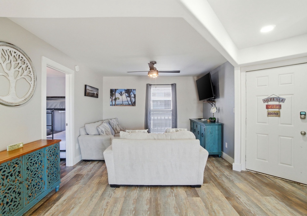 6-web-or-mls-317-e-beach-blvd-201a