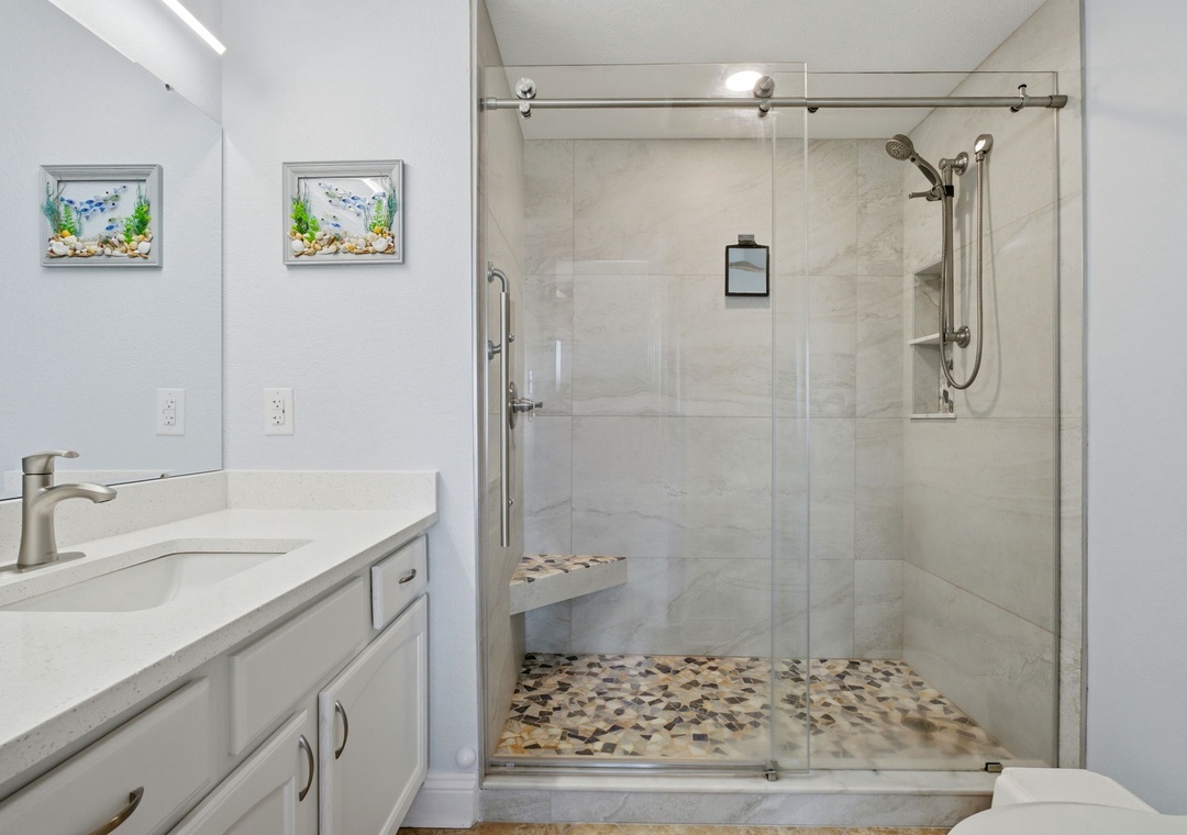Palm Beach Club 119- Bathroom 1 Tiled Shower