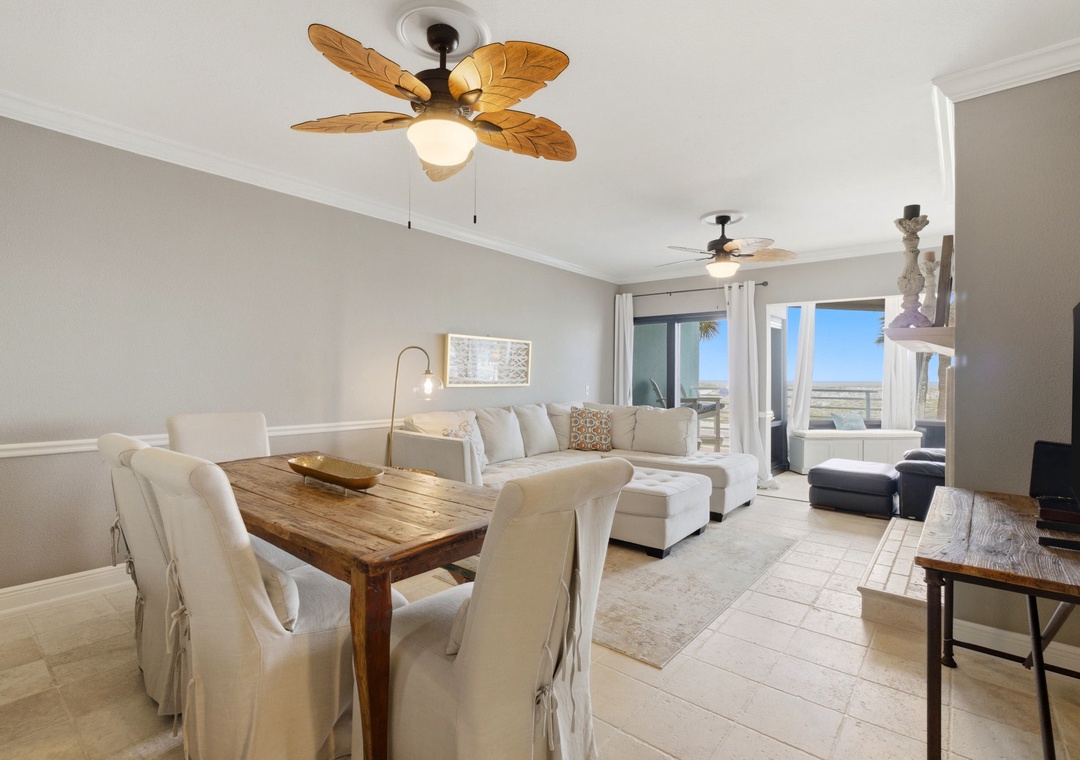 Palm Beach Club 118- DIning Room & Living Room View
