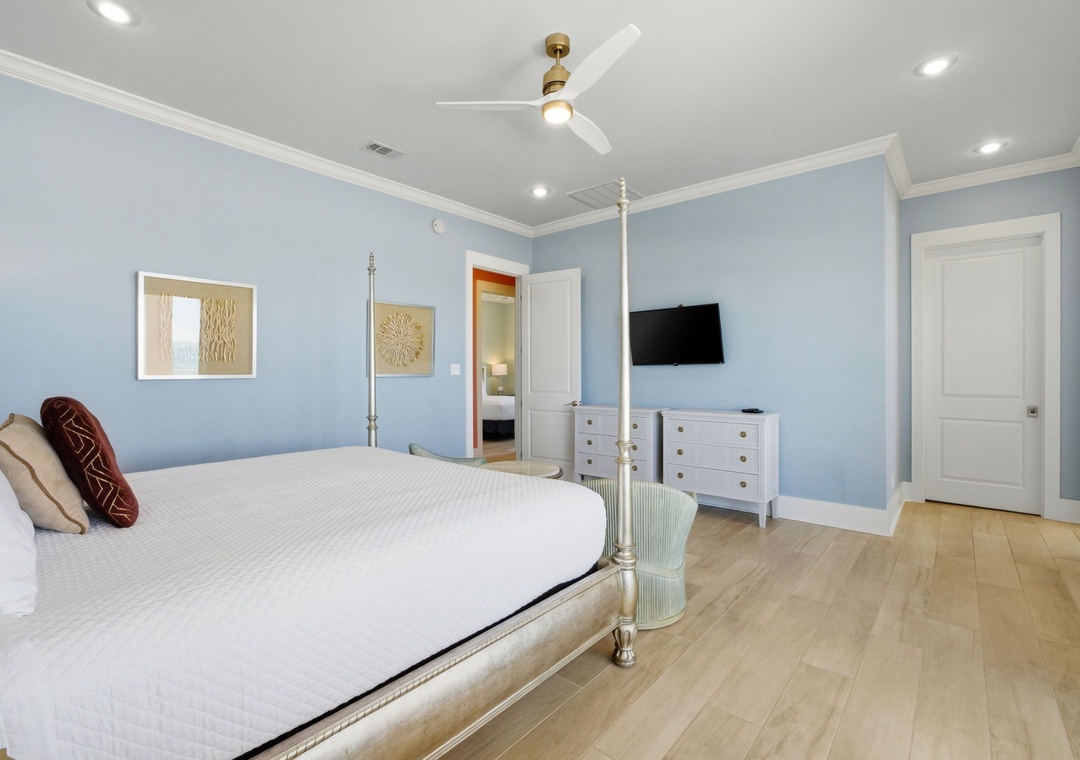 42-web-or-mls-1557-w-beach-blvd