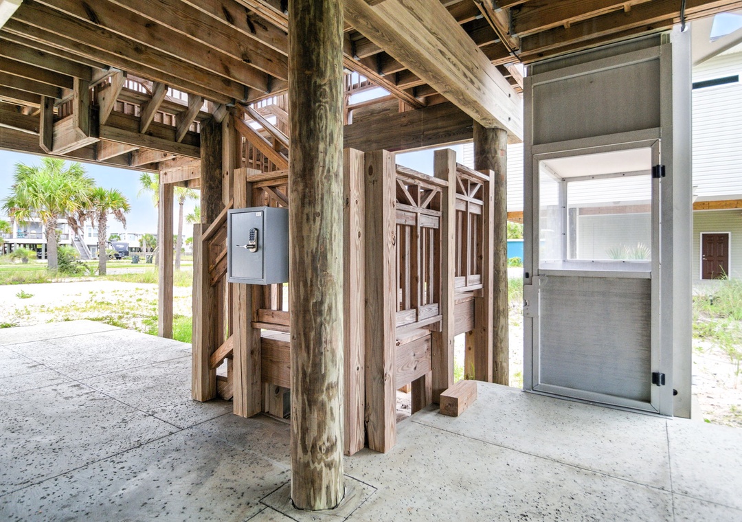 Casa de Madera Pensacola Beach Exterior Lock Box & Stairs