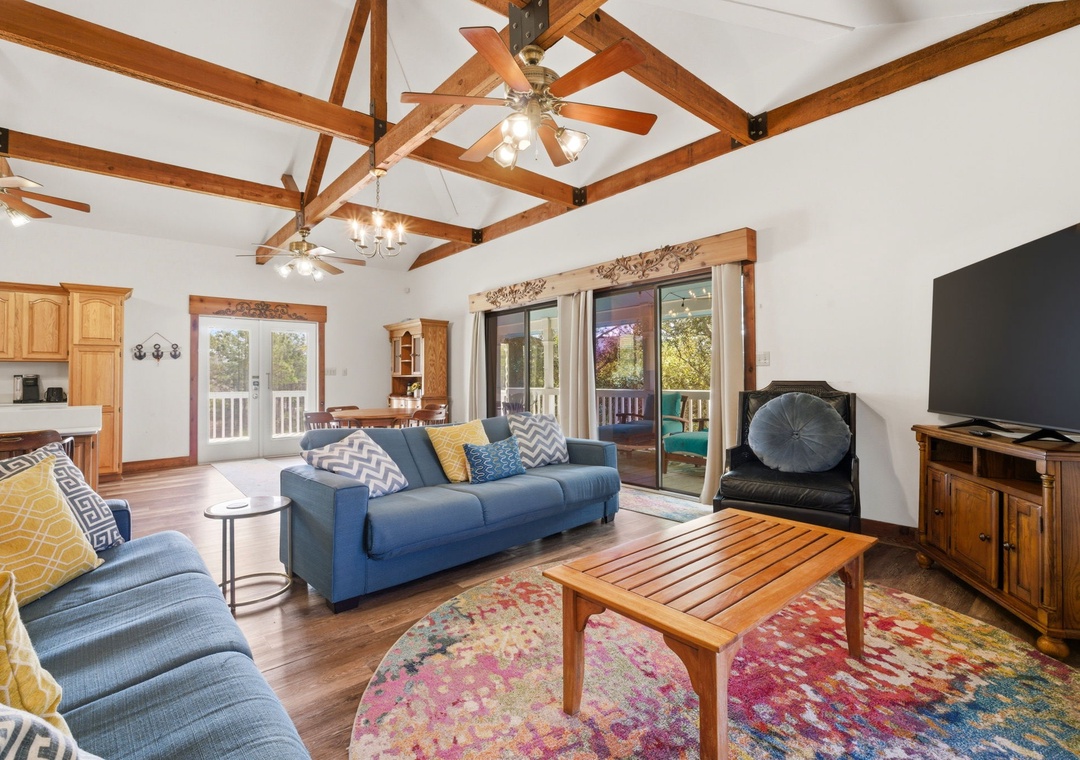 Caribbean Breezes- Living Room View to Dining Room