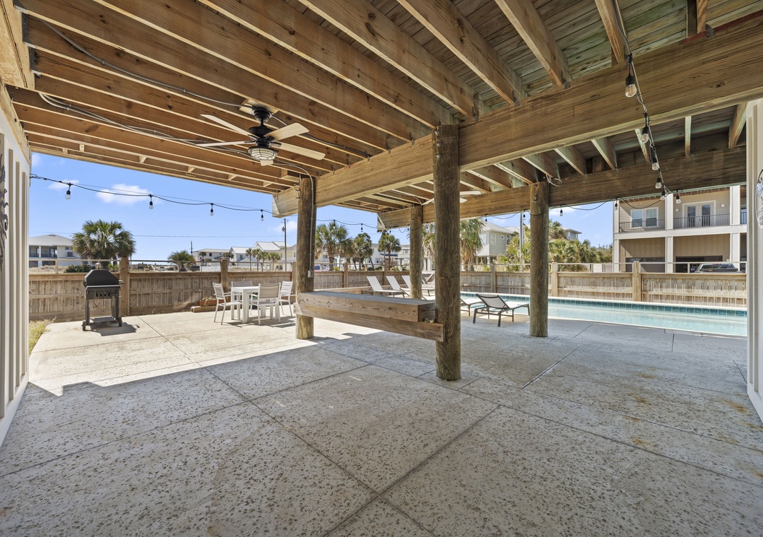 Casa de Madera Pensacola Beach - Poolside Area