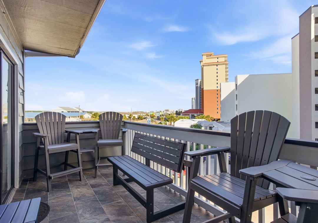 39-web-or-mls-317-e-beach-blvd-304c