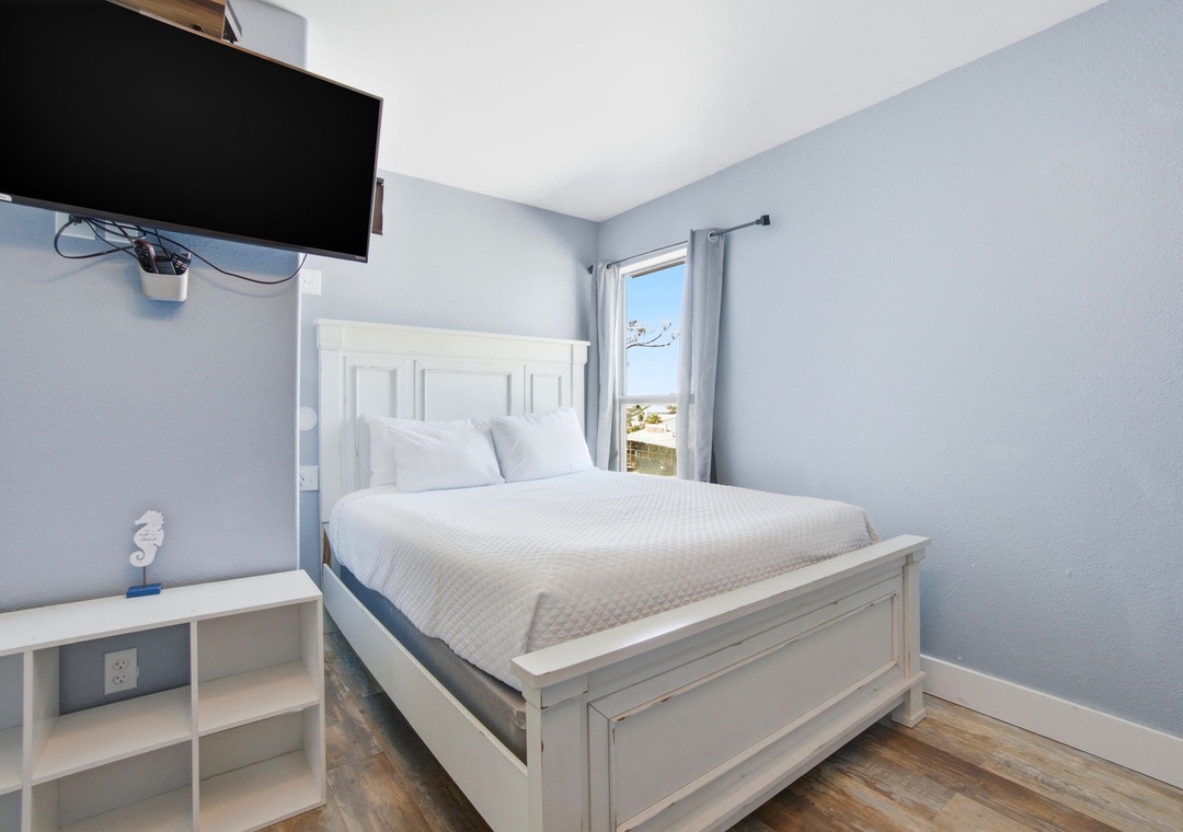 29-web-or-mls-317-e-beach-blvd-201a