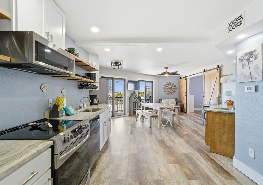 11-web-or-mls-317-e-beach-blvd-201a