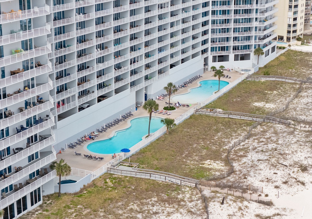 Lighthouse - Outdoor Pool