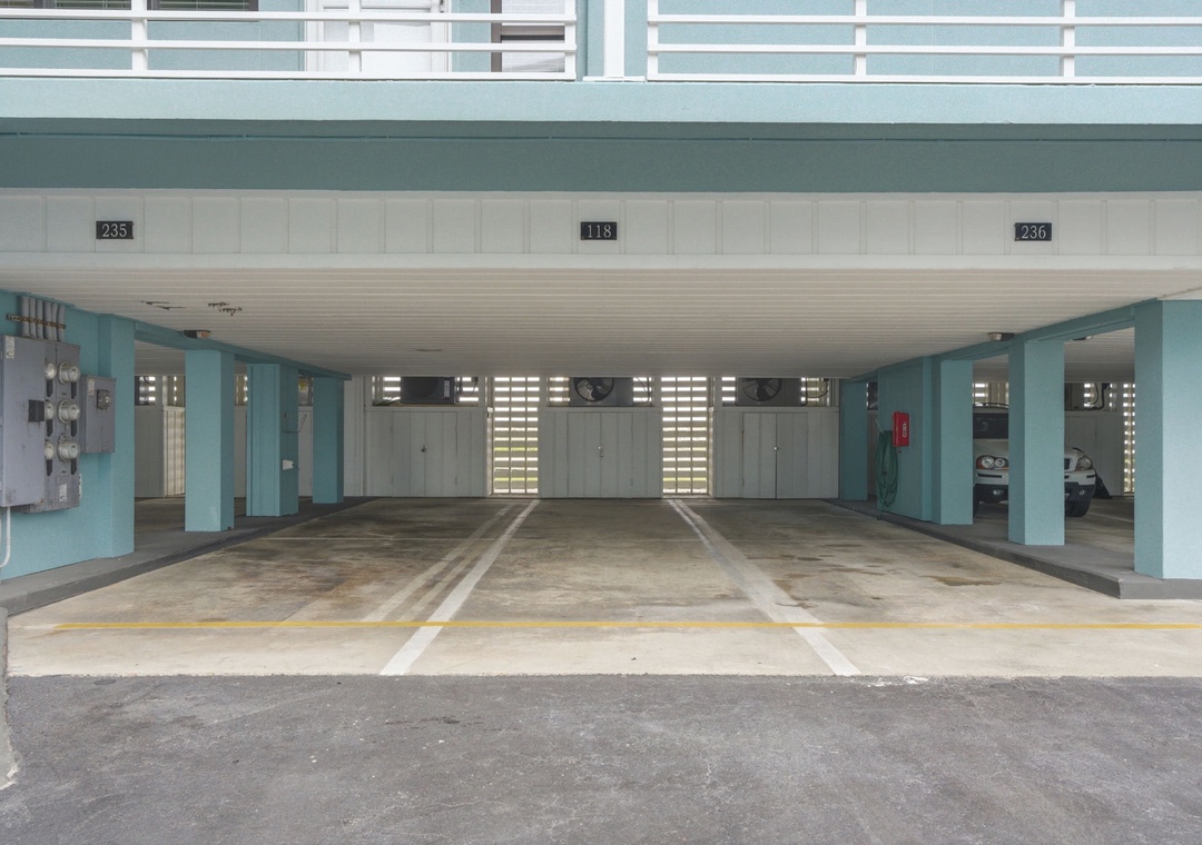 Palm Beach Club 118- Covered Parking
