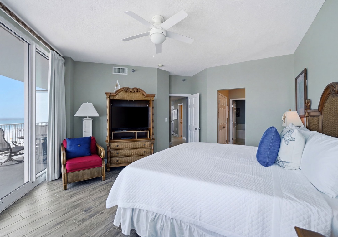 Lighthouse 418- Bedroom 1 & TV